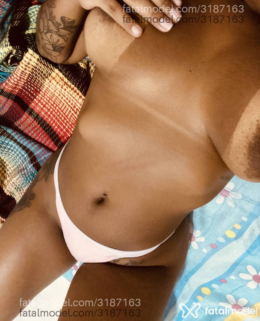 Acompanhante mulher com cabelo castanho de olhos verdes em Virtual - Sasha