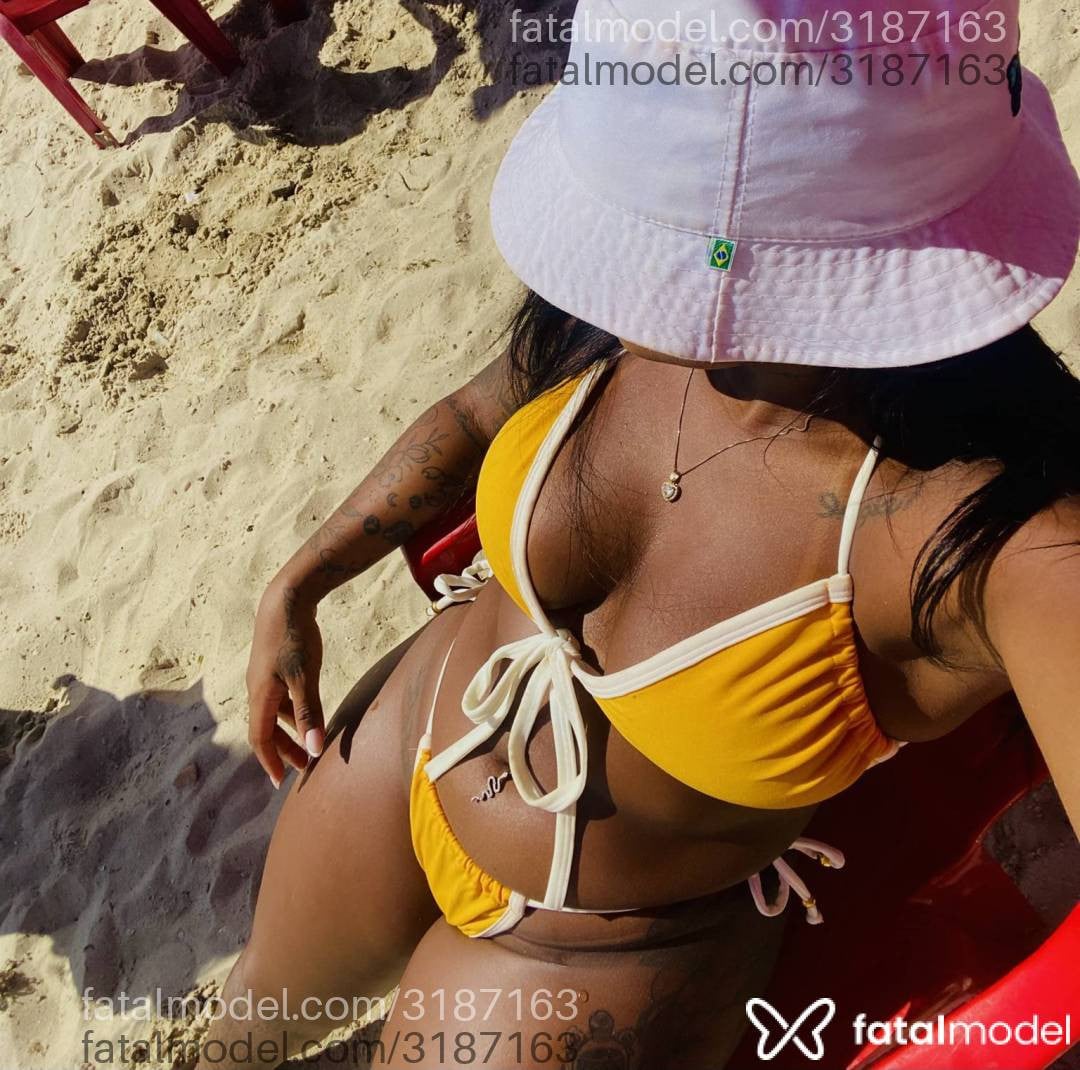 Acompanhante mulher com cabelo castanho de olhos verdes - Sasha