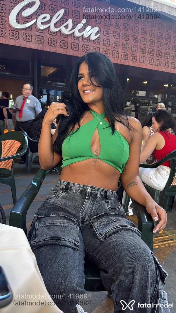 Acompanhante mulher morena (o) de olhos pretos - Rosana