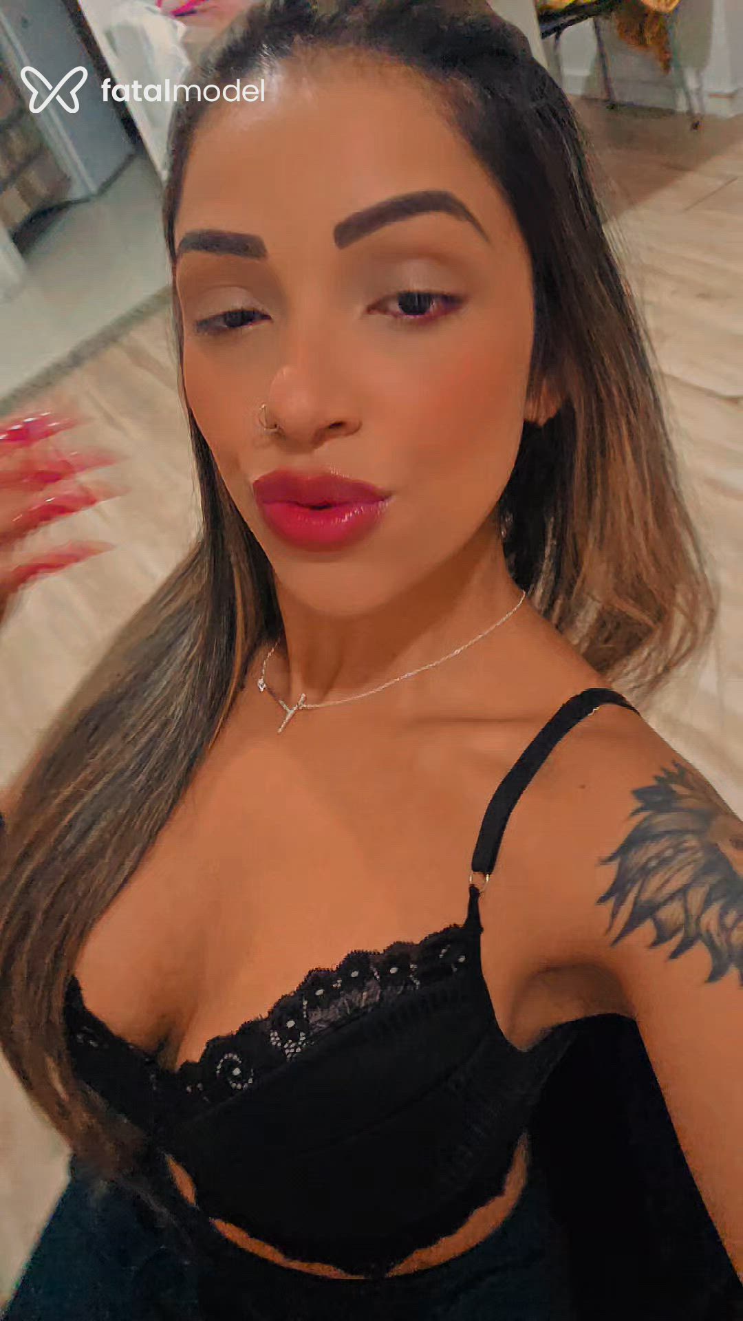Acompanhante mulher com cabelo castanho de olhos castanhos - Alanahot Acompanhante mulher com cabelo castanho de olhos castanhos - Alanahot