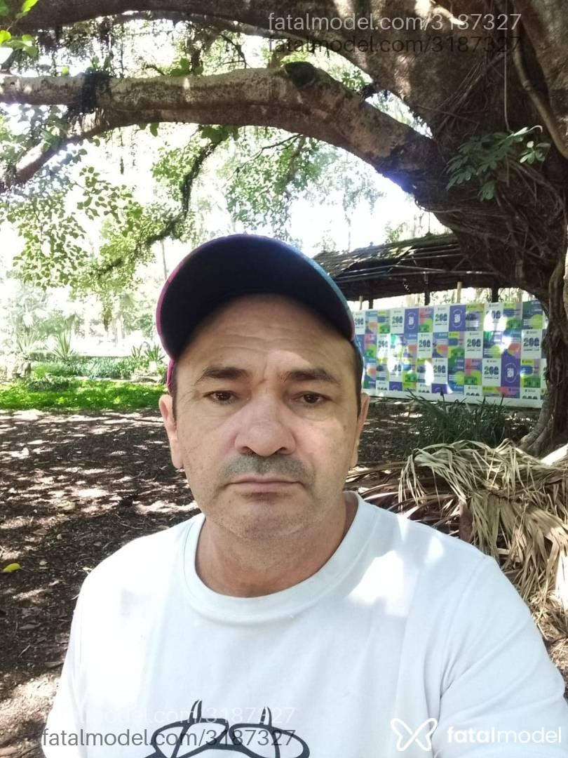 Acompanhante homem loira (o) de olhos pretos - Joaquim