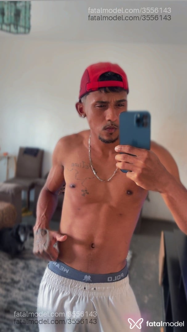 Acompanhante homem morena (o) de olhos castanhos - Bryan