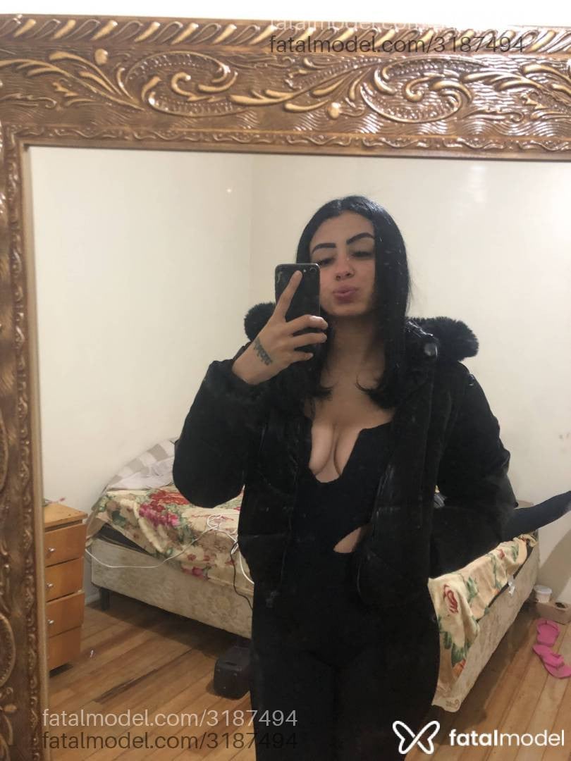 Acompanhante mulher morena (o) de olhos castanhos - Monique Styfler