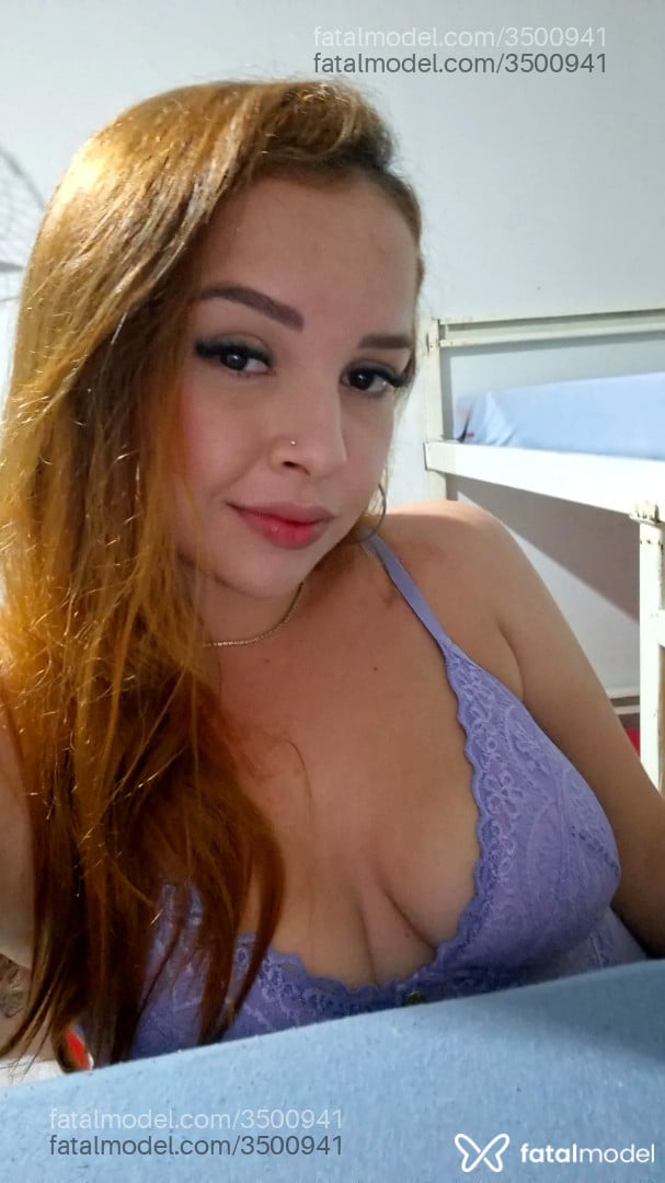 Acompanhante mulher ruiva (o) de olhos castanhos - Hellen Acompanhante mulher ruiva (o) de olhos castanhos - Hellen