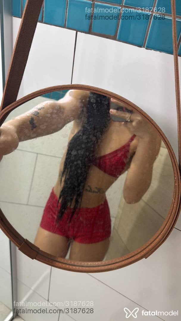 Acompanhante mulher com cabelo castanho de olhos castanhos - Julia