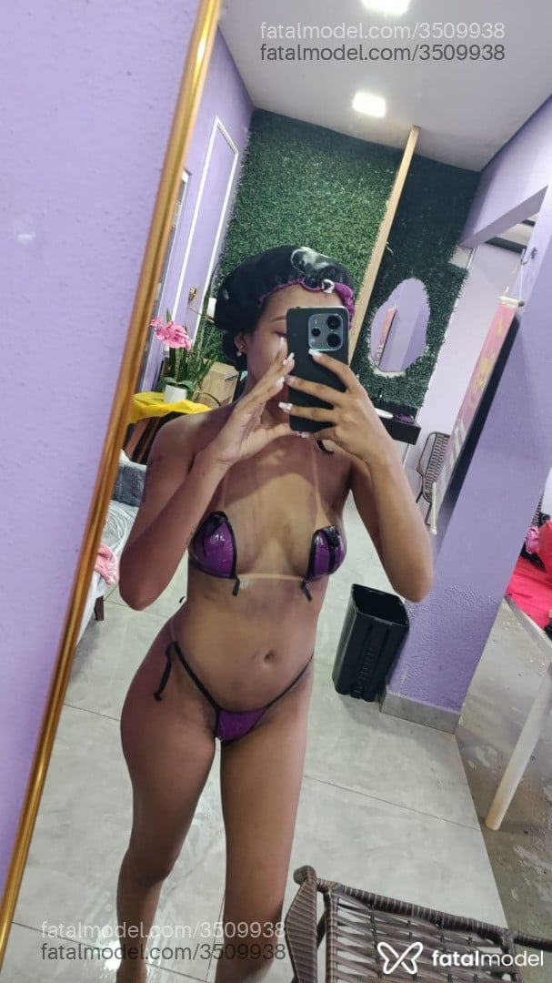 Acompanhante mulher trans com cabelo castanho de olhos castanhos - Casalvip