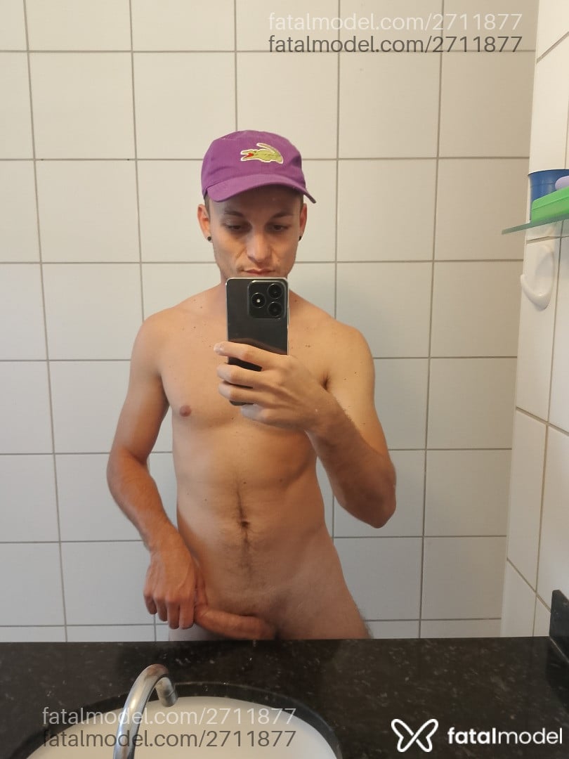 Acompanhante homem com cabelo castanho de olhos verdes - Kael Dilan