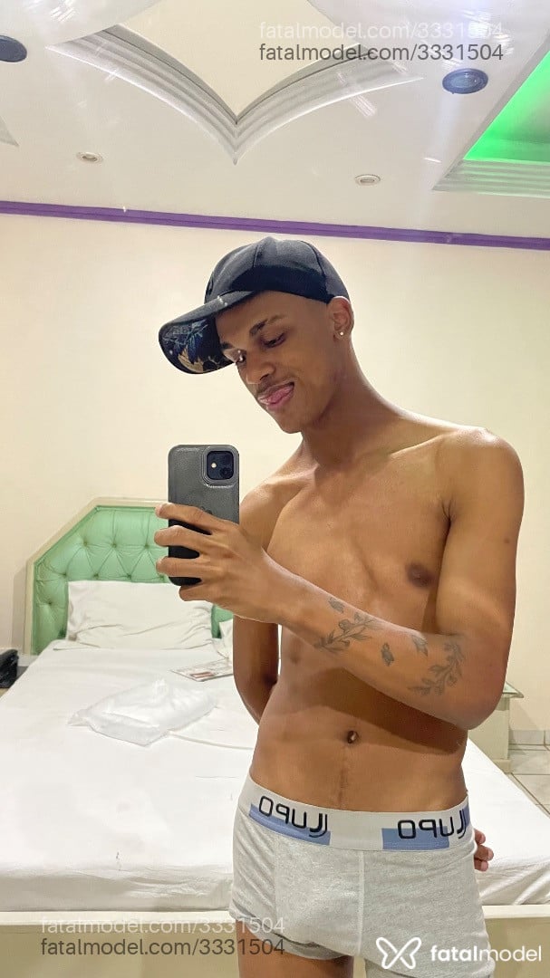 Acompanhante homem morena (o) de olhos pretos - Bielzin