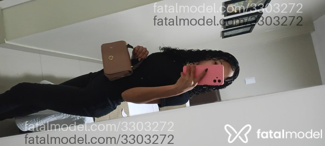 Acompanhante mulher com cabelo castanho de olhos castanhos - Any