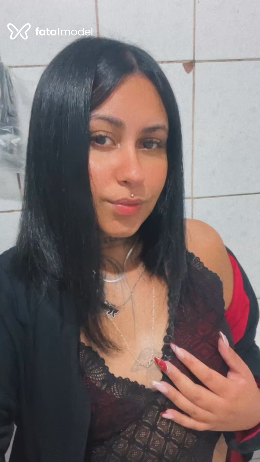Acompanhante mulher morena (o) de olhos castanhos - Indiah Khalifa