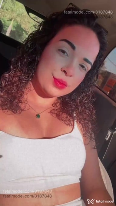 Acompanhante mulher morena (o) de olhos castanhos - Vicky Acompanhante mulher morena (o) de olhos castanhos - Vicky