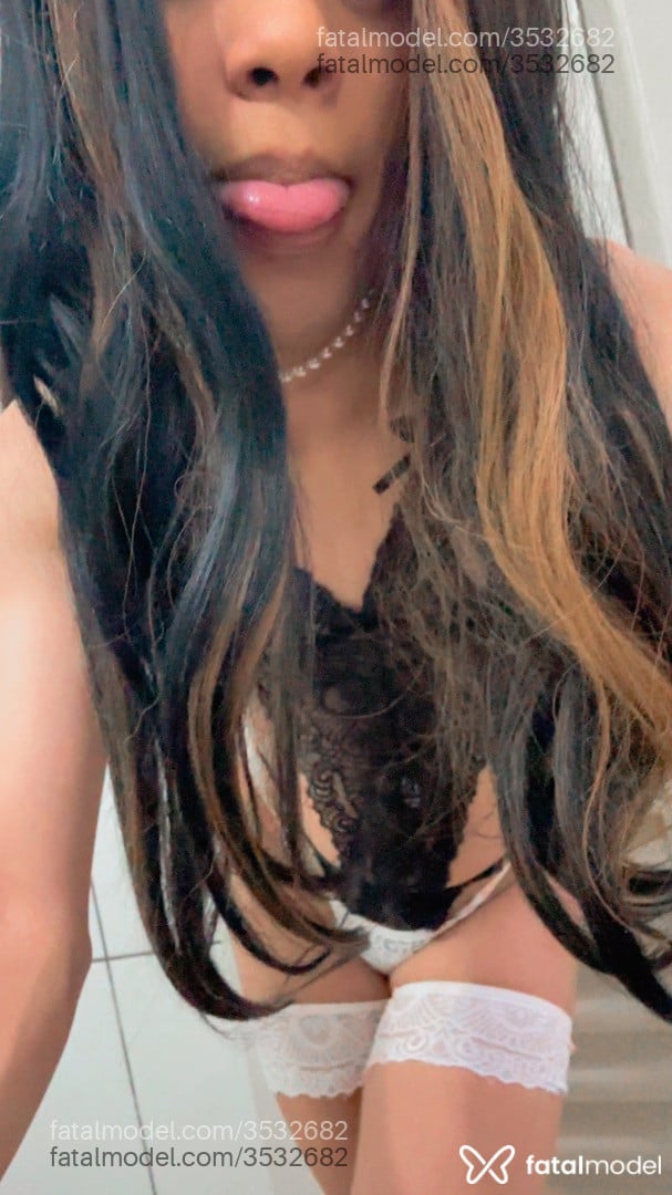 Acompanhante mulher trans morena (o) de olhos castanhos - Naty Dispo Acompanhante mulher trans morena (o) de olhos castanhos - Naty Dispo