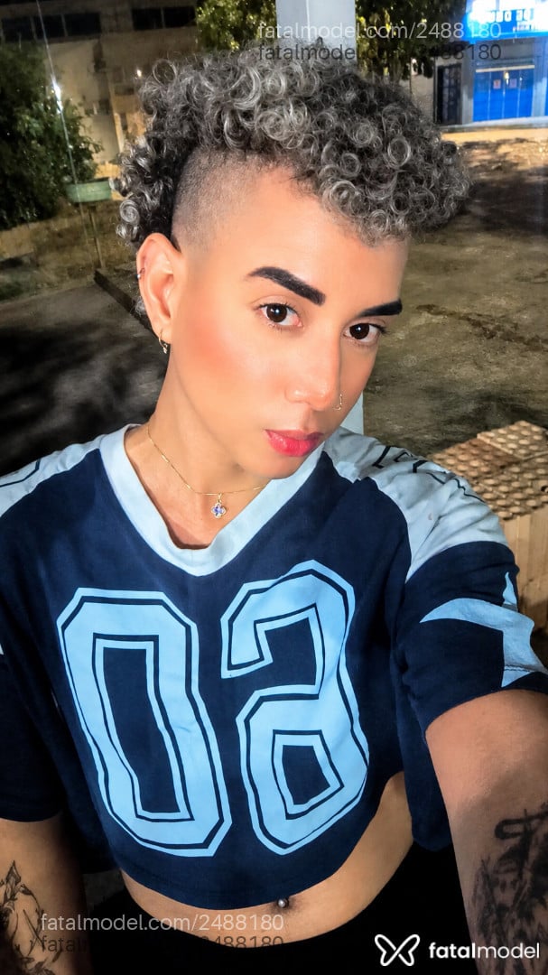 Acompanhante homem loira (o) de olhos castanhos - Benjamin