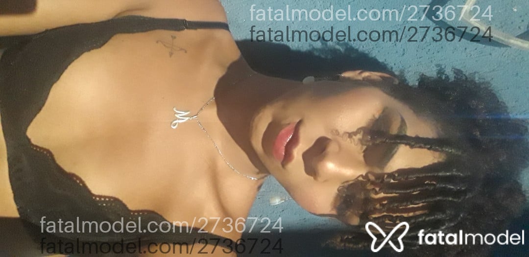 Acompanhante mulher trans morena (o) de olhos castanhos - Margo
