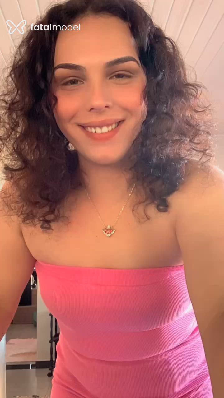 Acompanhante mulher trans com cabelo castanho de olhos mel - Imola