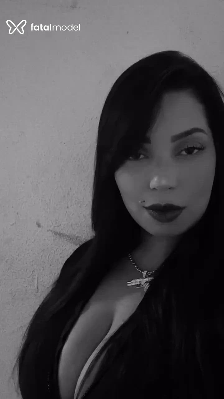 Acompanhante mulher morena (o) de olhos castanhos - Amora Rosa Acompanhante mulher morena (o) de olhos castanhos - Amora Rosa