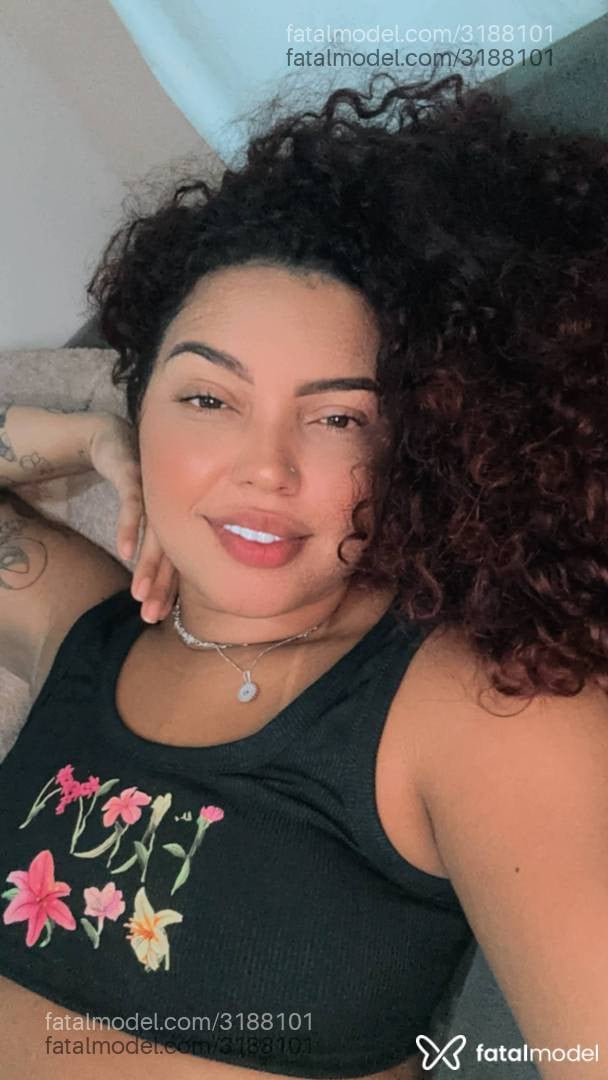 Acompanhante mulher ruiva (o) de olhos castanhos em Armação dos Búzios Acompanhante mulher ruiva (o) de olhos castanhos em Armação dos Búzios - Anitta