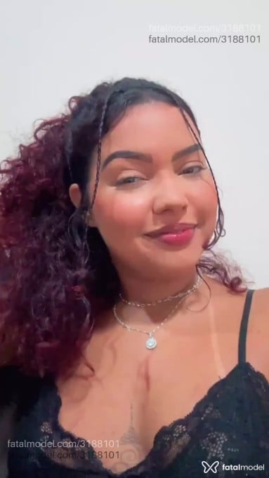 Acompanhante mulher ruiva (o) de olhos castanhos em Armação dos Búzios Acompanhante mulher ruiva (o) de olhos castanhos em Armação dos Búzios - Anitta