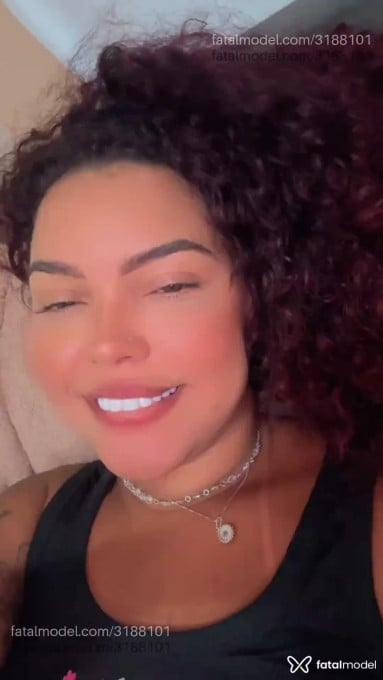 Acompanhante mulher ruiva (o) de olhos castanhos em Armação dos Búzios Acompanhante mulher ruiva (o) de olhos castanhos em Armação dos Búzios - Anitta