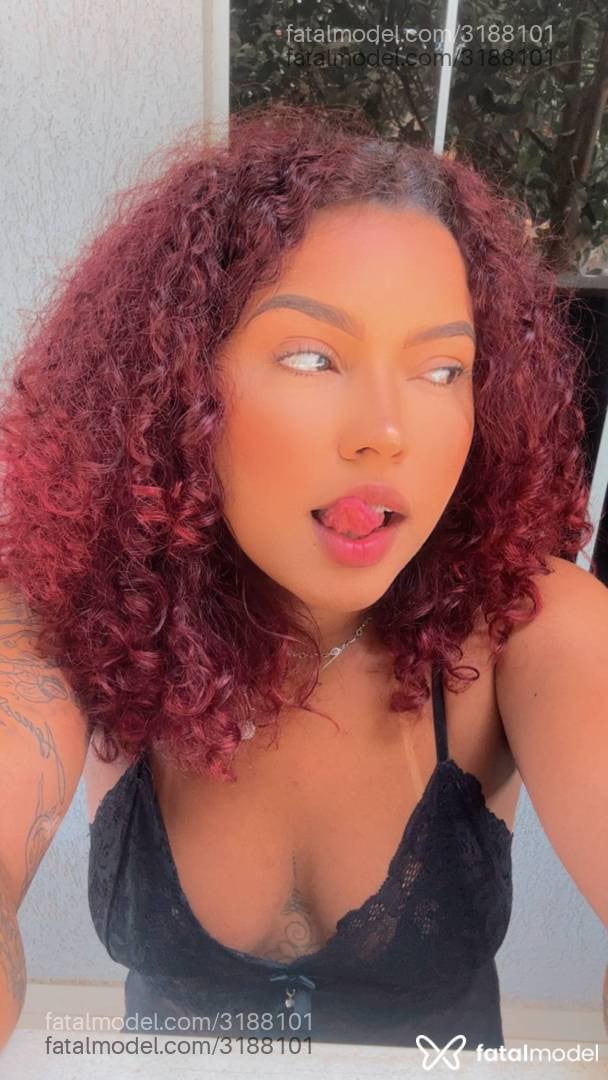 Acompanhante mulher ruiva (o) de olhos castanhos em Armação dos Búzios Acompanhante mulher ruiva (o) de olhos castanhos em Armação dos Búzios - Anitta