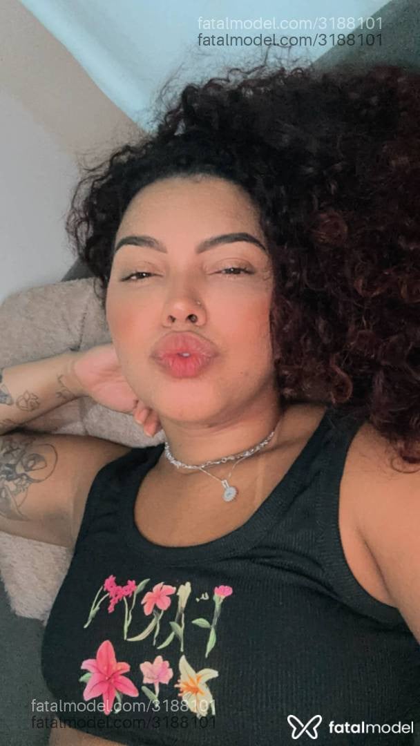 Acompanhante mulher ruiva (o) de olhos castanhos em Armação dos Búzios Acompanhante mulher ruiva (o) de olhos castanhos em Armação dos Búzios - Anitta