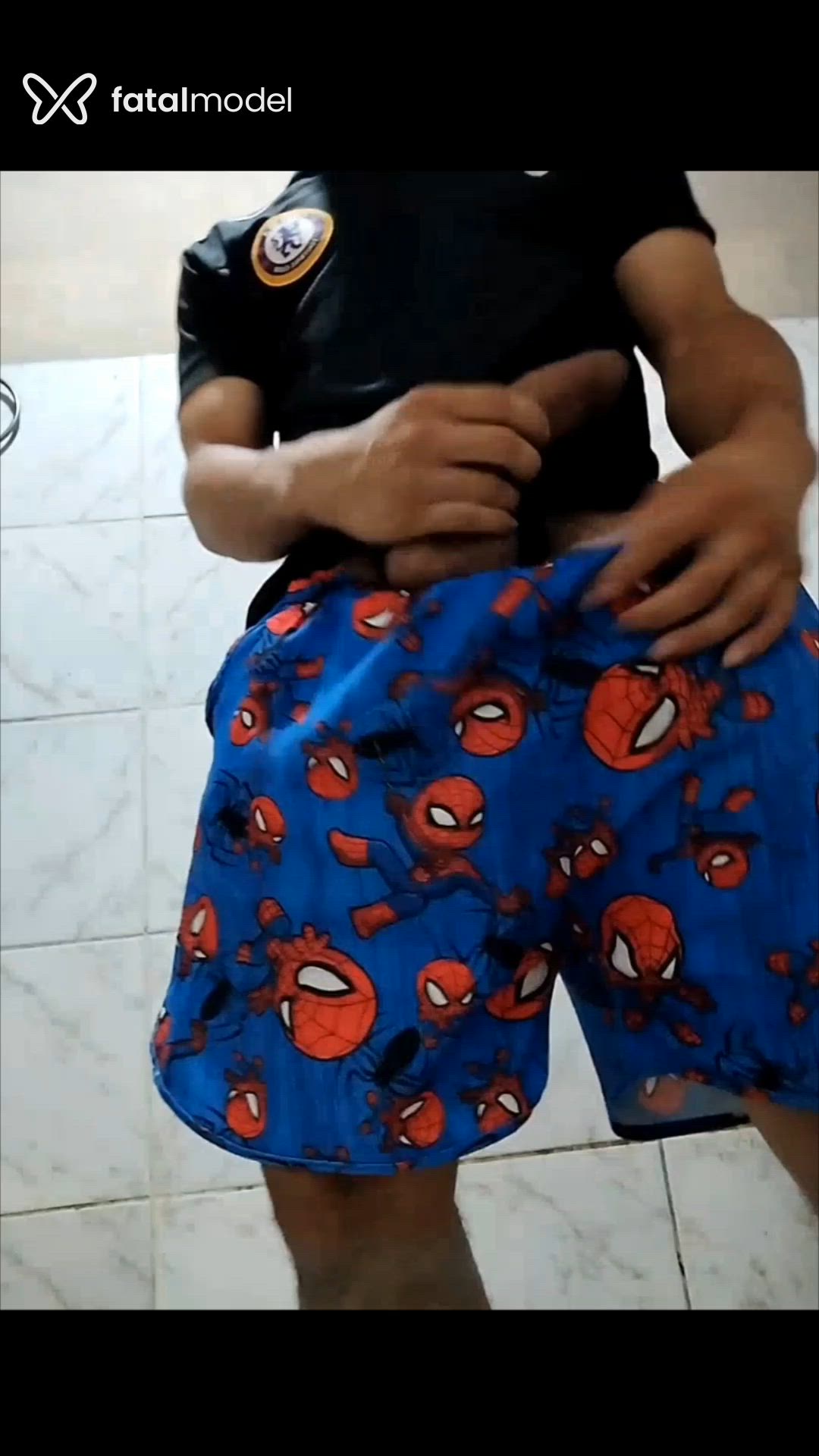 Acompanhante homem com cabelo castanho de olhos pretos - Vitinho Acompanhante homem com cabelo castanho de olhos pretos - Vitinho