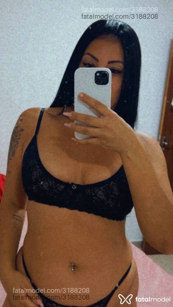 Acompanhante mulher morena (o) de olhos pretos - Viick
