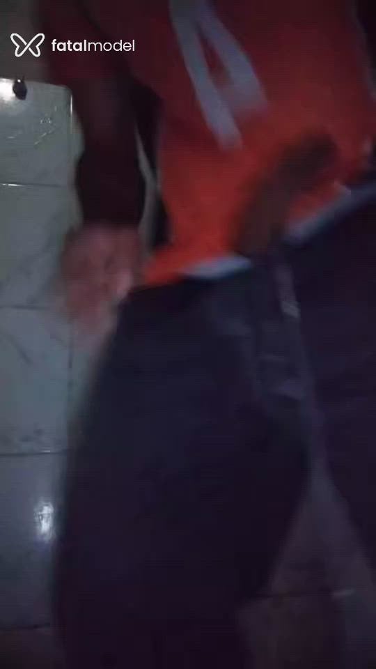 Acompanhante homem com cabelo castanho de olhos pretos - Vitinho Acompanhante homem com cabelo castanho de olhos pretos - Vitinho