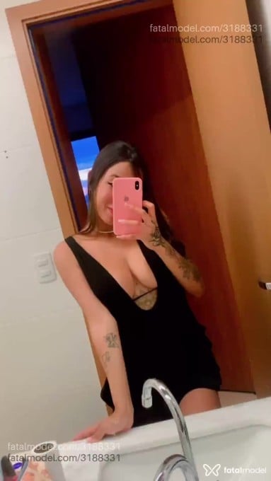 Acompanhante mulher com cabelo castanho de olhos castanhos em Goiânia - Mirella Bueno