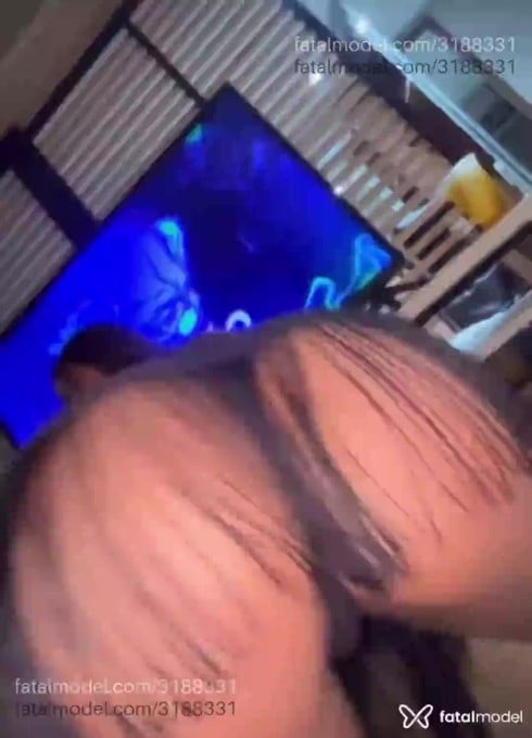 Acompanhante mulher com cabelo castanho de olhos castanhos - Mirella Bueno Acompanhante mulher com cabelo castanho de olhos castanhos - Mirella Bueno