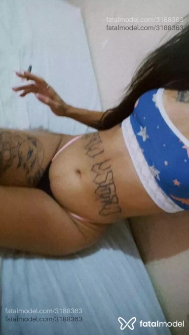 Acompanhante mulher com cabelo castanho de olhos castanhos em Virtual - Eris Françoar