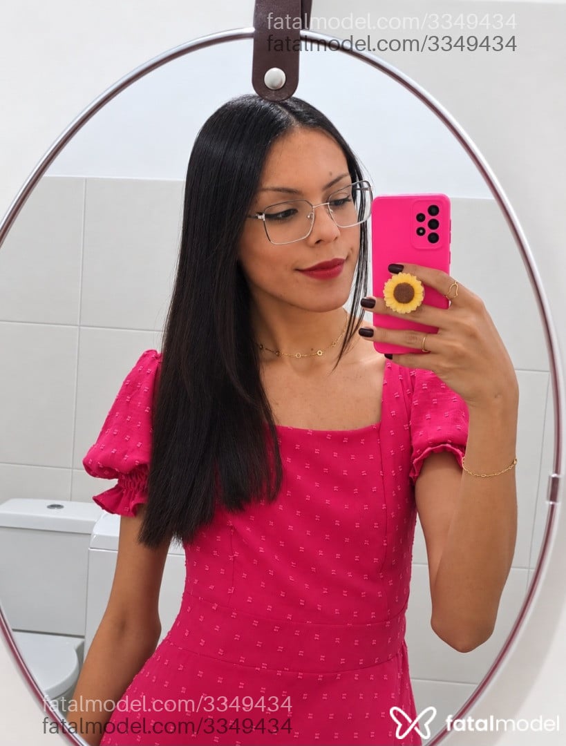 Acompanhante mulher trans com cabelo castanho de olhos castanhos - Gabryela