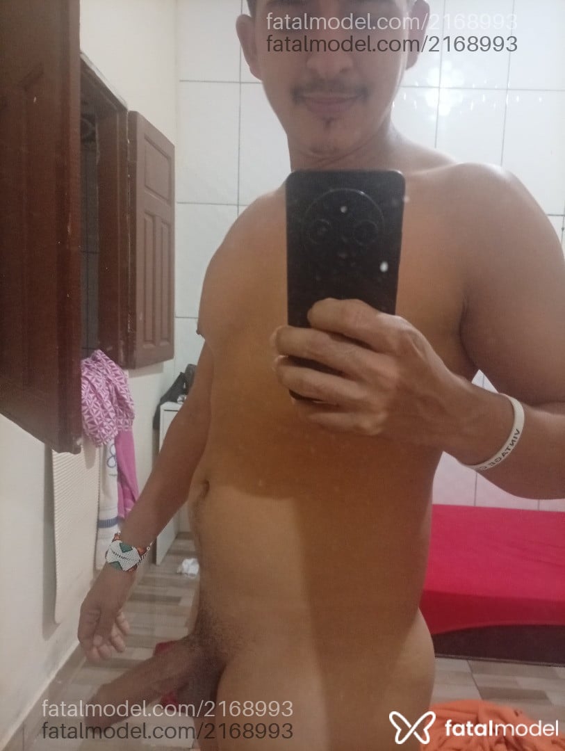 Acompanhante homem morena (o) de olhos castanhos - Gustavo