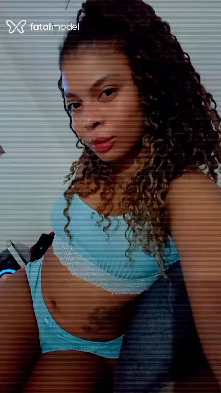 Acompanhante mulher morena (o) de olhos castanhos - Ellen Djulia Acompanhante mulher morena (o) de olhos castanhos - Ellen Djulia