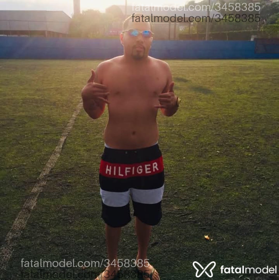 Acompanhante homem com cabelo castanho de olhos mel - Rolex