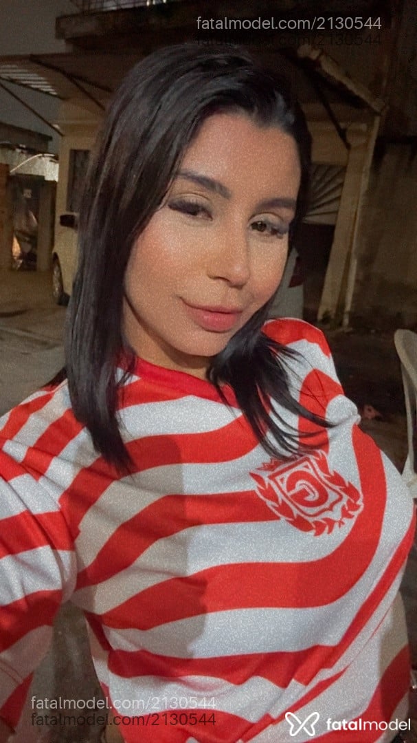 Acompanhante mulher morena (o) de olhos pretos - Mirella