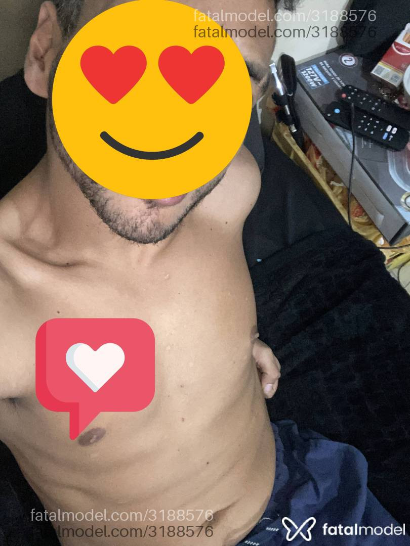 Acompanhante homem com cabelo grisalho de olhos mel em Conselheiro Lafaiete - Carlos Eduardo