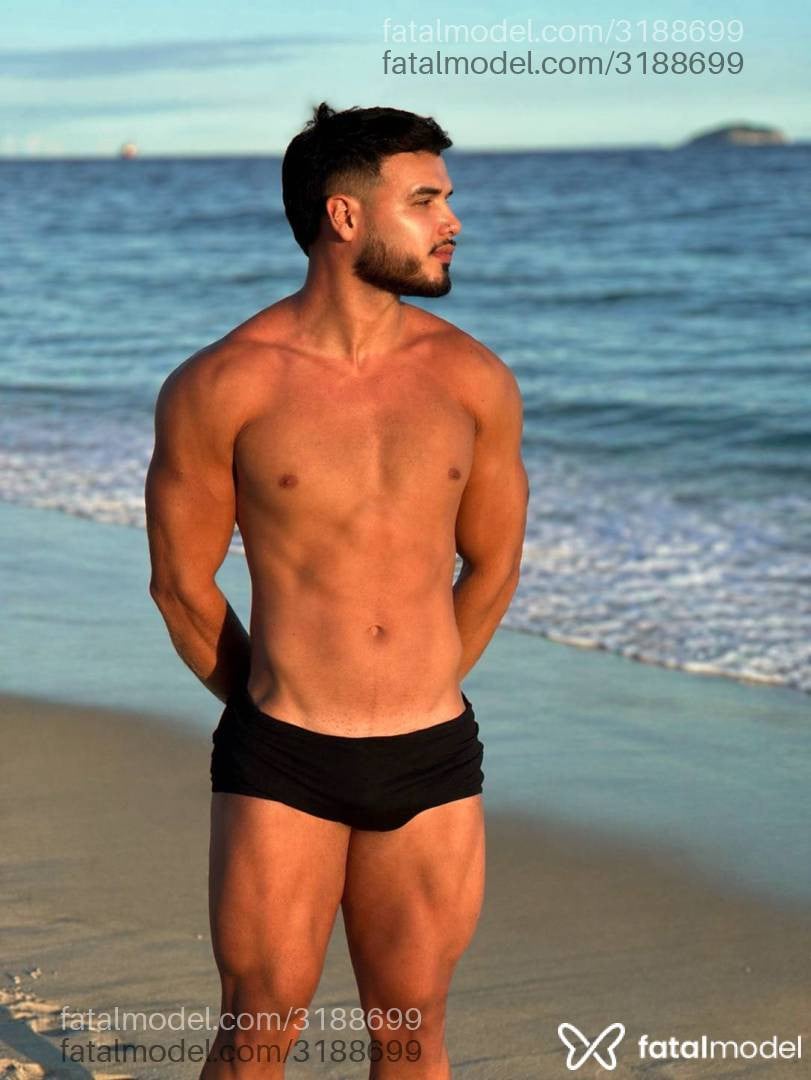 Acompanhante homem morena (o) de olhos castanhos em Rio de Janeiro - Theo Ferraz