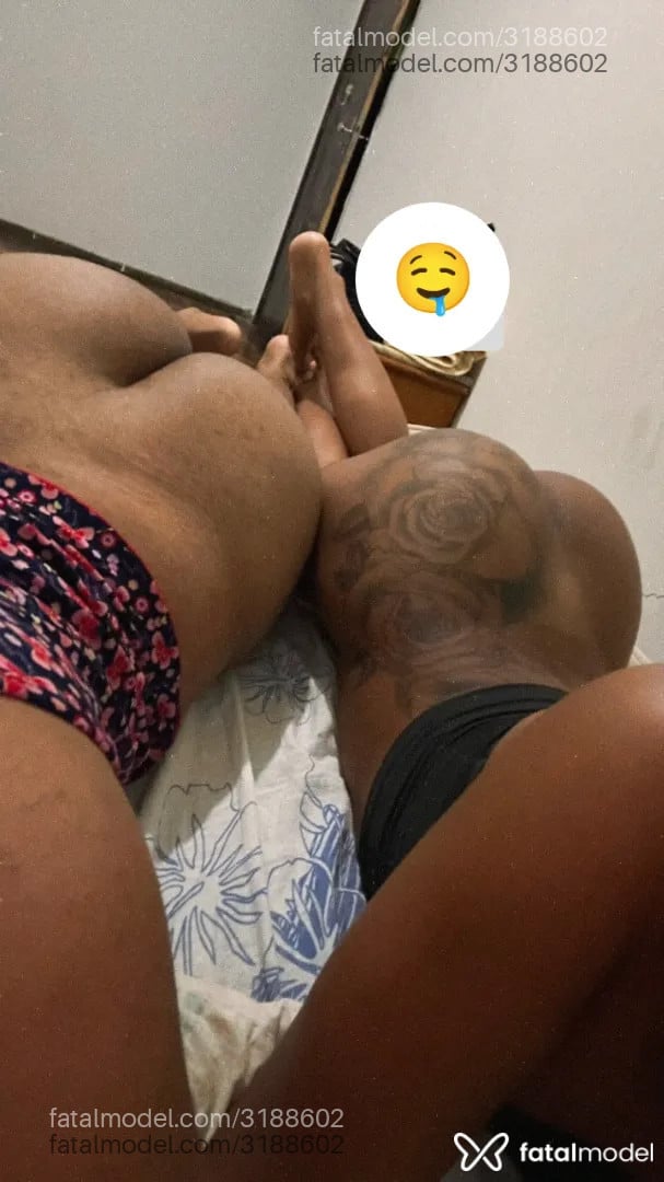 Acompanhante mulher trans com cabelo castanho de olhos castanhos - Gutierrez