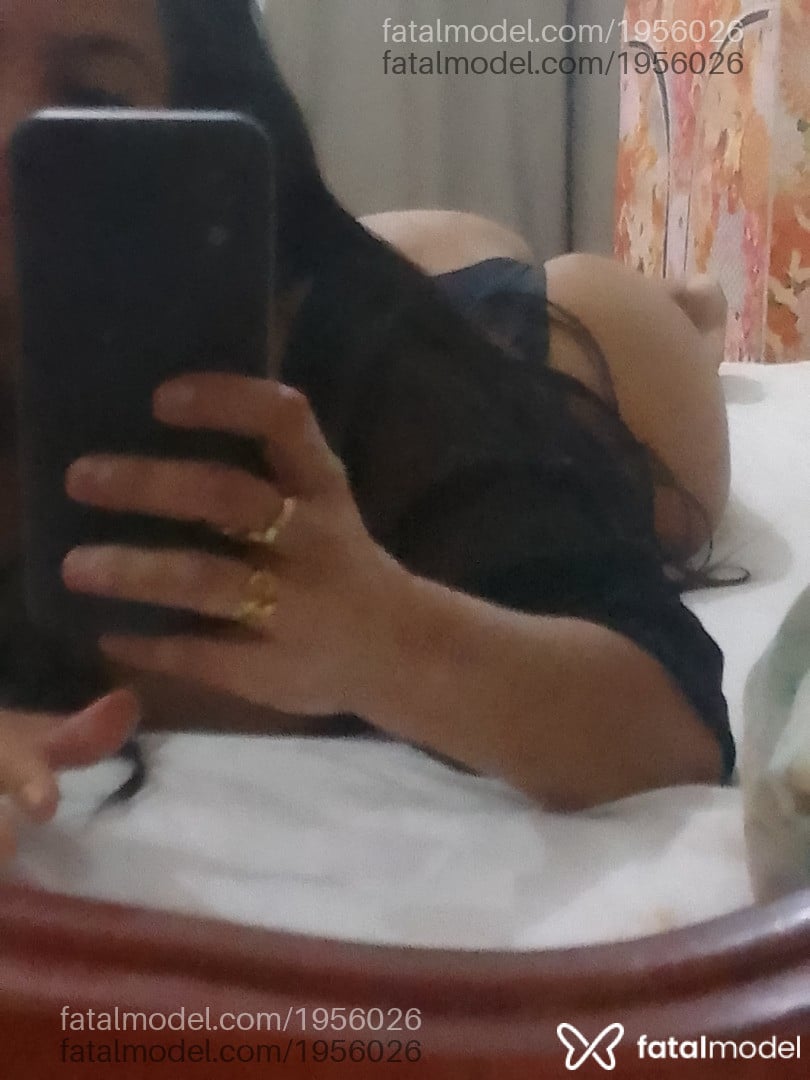 Acompanhante mulher morena (o) de olhos pretos - Luara