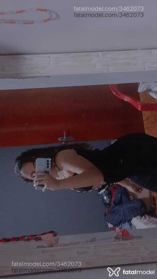 Acompanhante mulher morena (o) de olhos castanhos - Hollypop
