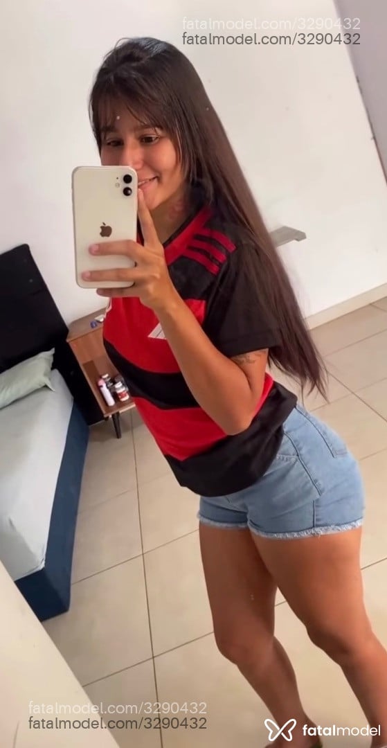 Acompanhante mulher morena (o) de olhos castanhos - Carol Freitas