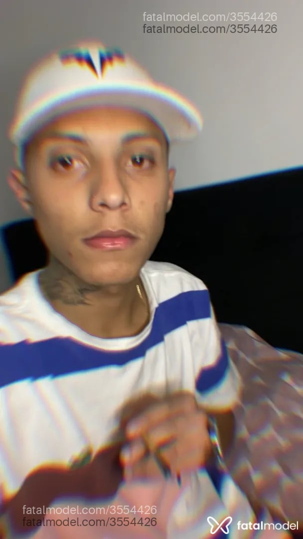 Acompanhante homem morena (o) de olhos pretos - Victor