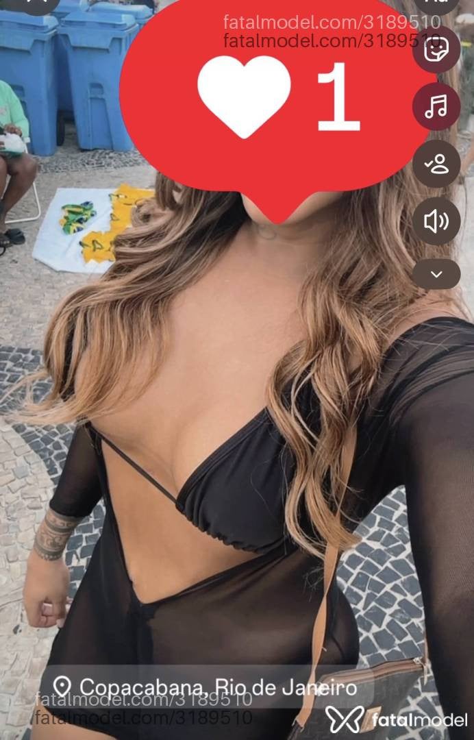 Acompanhante mulher trans com cabelo castanho de olhos cinza em Rio de Janeiro - Lana Reis
