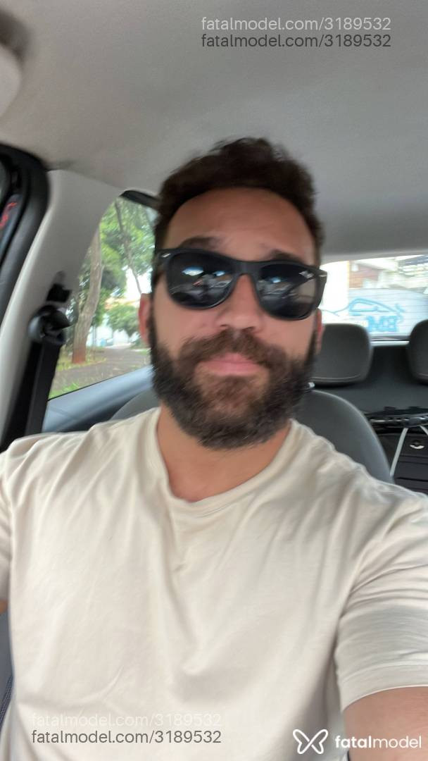 Acompanhante homem com cabelo castanho de olhos mel em Taubaté - Giov