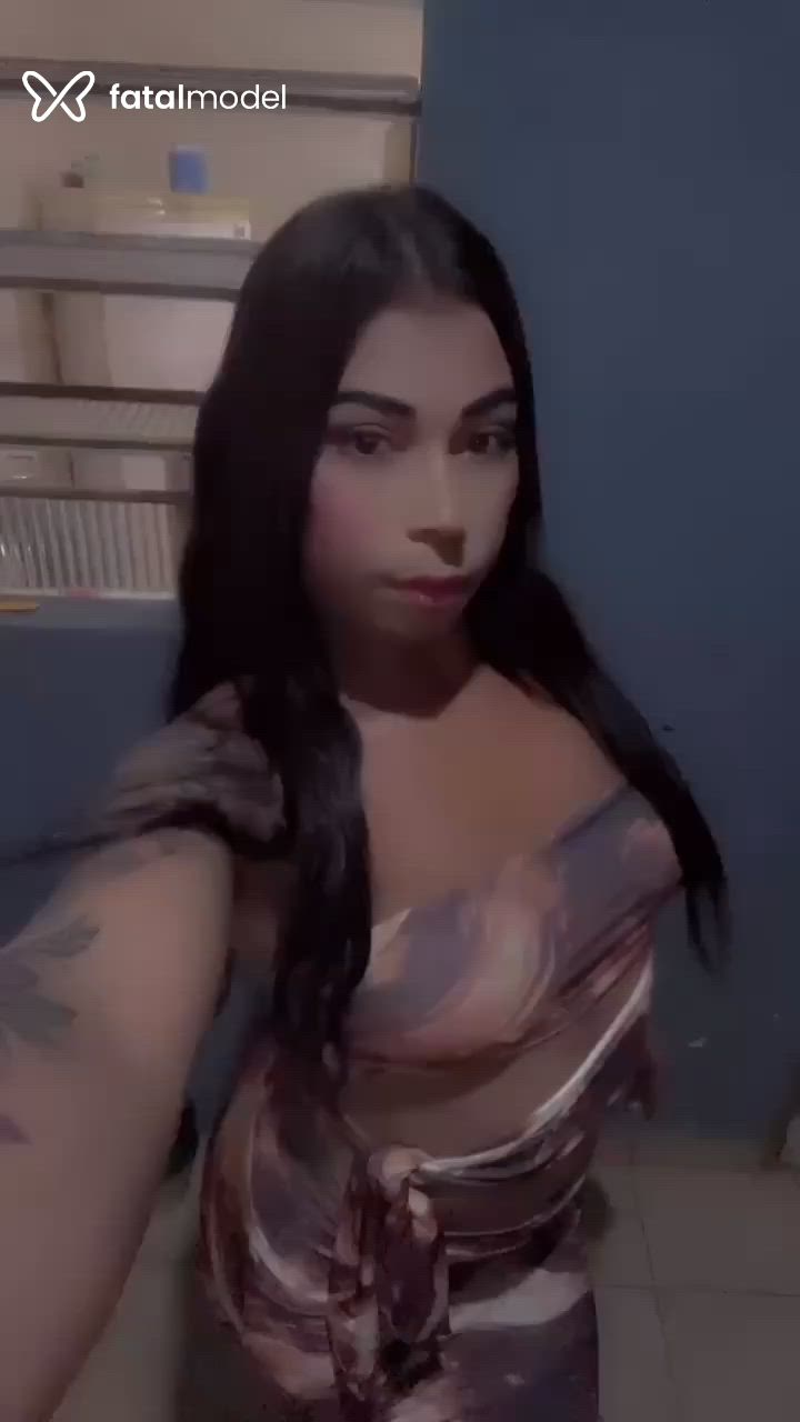 Acompanhante mulher trans com cabelo castanho de olhos castanhos - Tiffany Lima Acompanhante mulher trans com cabelo castanho de olhos castanhos - Tiffany Lima