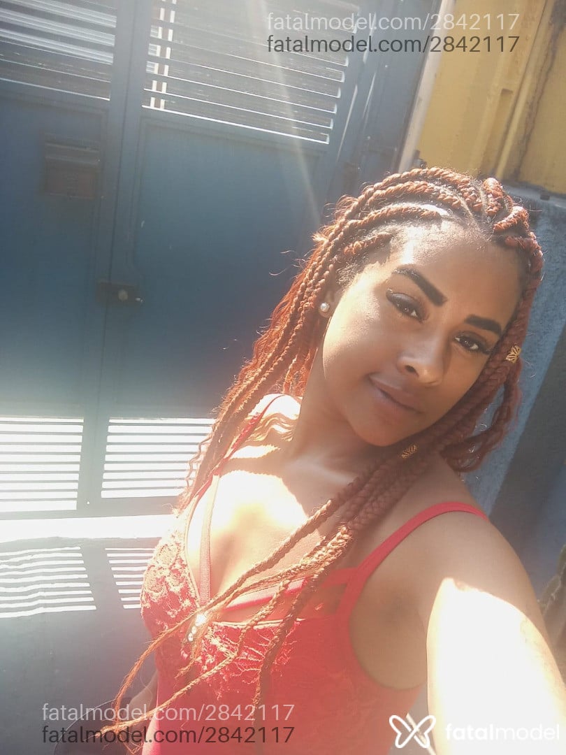 Acompanhante mulher morena (o) de olhos castanhos - Eduarda meneses