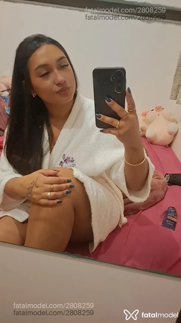 Acompanhante mulher morena (o) de olhos castanhos - Giovanna Matos