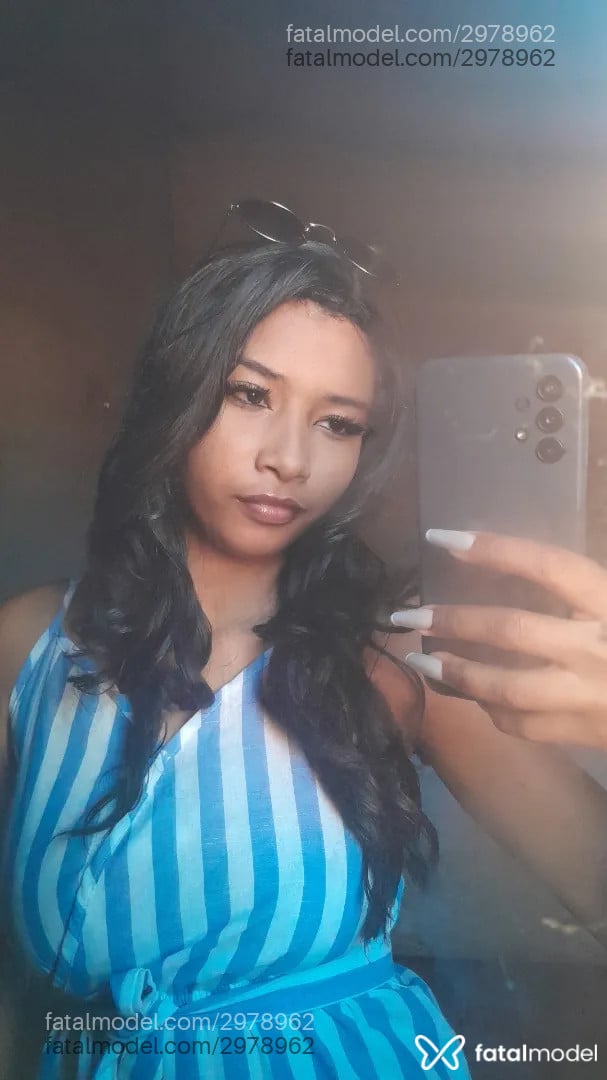 Acompanhante mulher morena (o) de olhos pretos - Yza Souza Acompanhante mulher morena (o) de olhos pretos - Yza Souza