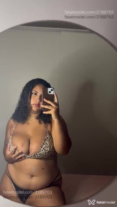 Acompanhante mulher morena (o) de olhos castanhos em Virtual Acompanhante mulher morena (o) de olhos castanhos em Virtual - Fernanda